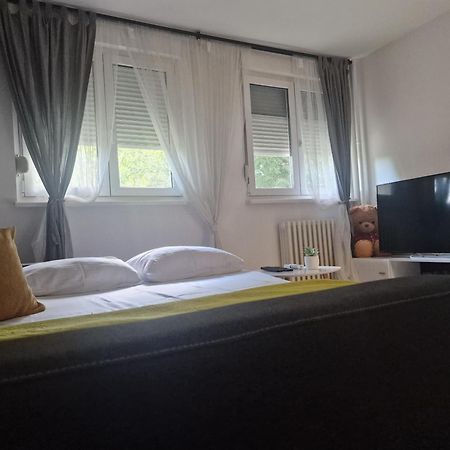 Apartment Iskra Belgrade Extérieur photo